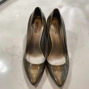 Kenneth Cole Reaction Silver Pumps 3”, size 7M